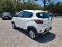 Usata Mahindra KUV100 83 CV (61 kW) 2018 Bianco SUV