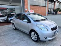 Usata Toyota Yaris 87 CV (63 kW) 2007 Grigio Utilitaria