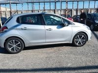 Usata Peugeot 208 Allure 81 CV (59 kW) 2017 Argento Utilitaria