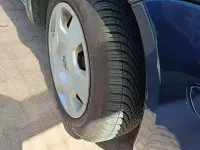 Begagnad Toyota Yaris 65 HK (47 kW) 2004 Blå Kombi