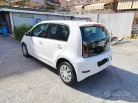 Usata VW up! Move 60 CV (44 kW) 2017 Bianco Utilitaria