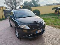 Usata Lancia Ypsilon 69 CV (50 kW) 2016 Nero Utilitaria