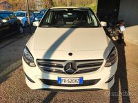 Usata Mercedes B180 Premium 109 CV (80 kW) 2018 Bianco Utilitaria