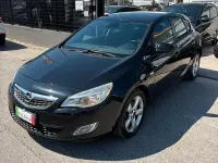 Usata Opel Astra Cosmo 110 CV (80 kW) 2010 Nero Berlina