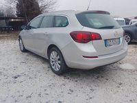 Usata Opel Astra Cosmo 110 CV (80 kW) 2012 Argento Station wagon