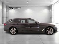 Usata BMW 520 Luxury Line 190 CV (139 kW) 2022 Grigio Station wagon