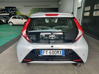Usata Toyota Aygo 72 CV (52 kW) 2019 Argento Utilitaria