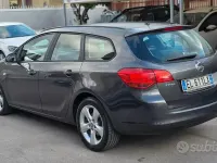 Usata Opel Astra 110 CV (80 kW) 2011 Grigio Station wagon