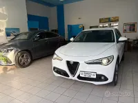 Usata Alfa Romeo Stelvio Executive 179 CV (131 kW) 2018 Bianco SUV