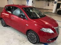 Usata Lancia Ypsilon Gold 69 CV (50 kW) 2015 Rosso Utilitaria