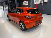 Usata Renault Clio V 91 CV (66 kW) 2023 Arancione Berlina