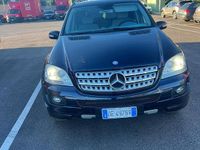 Usata Mercedes ML320 224 CV (164 kW) 2006 Blu SUV