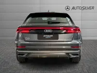 Usata Audi Q8 340 CV (250 kW) 2021 Grigio / metallizzato SUV