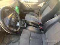 Usata VW Golf IV 90 CV (66 kW) 2001 Grigio Utilitaria