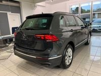 Usata VW Tiguan Life 150 CV (110 kW) 2022 Grigio urano pastello SUV