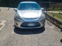 Usata Ford Fiesta 82 CV (60 kW) 2009 Grigio Berlina