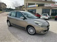 Usata Renault Scénic III 110 CV (80 kW) 2010 Giallo Station wagon