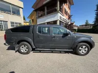 Usata Nissan Navara 171 CV (125 kW) 2006 Grigio Pick-up