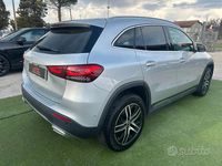 Käytetty Mercedes GLA180 116 HP (85 kW) 2021 Harmaa Katumaasturi