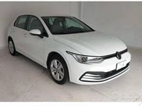 Usata VW Golf VIII Life 130 CV (95 kW) 2022 Bianco Utilitaria