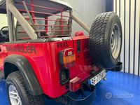 Usata Jeep Wrangler Laredo 103 CV (75 kW) 1990 Rosso SUV