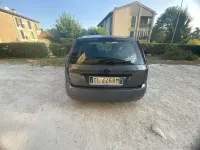 Usata Ford Fiesta Ghia 75 CV (55 kW) 2004 Bluazzurro Utilitaria