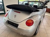 Usata VW New Beetle Cabriolet 76 CV (55 kW) 2005 Argento Cabrio