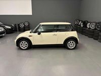 Begagnad Mini ONE 90 HK (66 kW) 2005 Vit Halvkombi