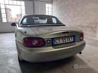 Usata Mazda MX5 110 CV (80 kW) 2003 Grigio Cabrio
