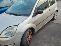 Usata Ford Fiesta 75 CV (55 kW) 2004 Utilitaria