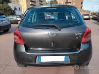 Usata Toyota Yaris Sol 69 CV (50 kW) 2009 Grigio Utilitaria