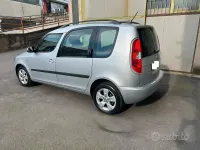 Usata Skoda Roomster Comfort 105 CV (77 kW) 2011 Grigio Monovolume
