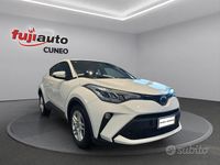 Usata Toyota C-HR Active 122 CV (89 kW) 2023 Bianco SUV
