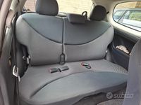 Usata Toyota Yaris 65 CV (47 kW) 2004 Berlina