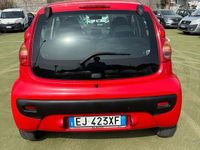 Usata Peugeot 107 68 CV (50 kW) 2011 Rosso Utilitaria
