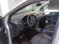 Usata Mercedes B200 Premium 136 CV (100 kW) 2012 Argento Utilitaria