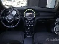Usata Mini One Cabriolet Hype 102 CV (75 kW) 2019 Beige Cabrio