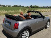 Usata Mini Cooper D Cabriolet Hype 116 CV (85 kW) 2016 Grigio Cabrio