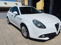 Usata Alfa Romeo Giulietta Super 120 CV (88 kW) 2016 Bianco Utilitaria