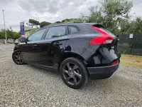 Usata Volvo V40 Momentum 114 CV (83 kW) 2013 Nero Utilitaria