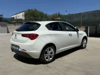 Usata Alfa Romeo Giulietta Distinctive 120 CV (88 kW) 2013 Bianco Utilitaria