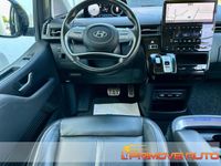 Usata Hyundai Staria Signature 2023 Grigio scuro Monovolume