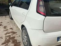 Usata Fiat Punto Lounge 75 CV (55 kW) 2014 Bianco Utilitaria
