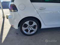 Usata VW Golf VI 105 CV (77 kW) 2011 Bianco Utilitaria