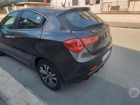 Usata Alfa Romeo Giulietta 105 CV (77 kW) 2010 Grigio Utilitaria
