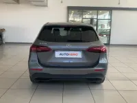 Usata Mercedes B250e Progressive 238 CV (175 kW) 2023 Grigio Monovolume
