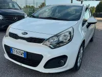 Usata Kia Rio Active 75 CV (55 kW) 2015 Bianco Berlina