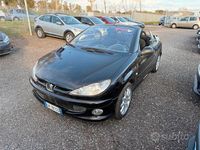 Usata Peugeot 206 CC 109 CV (80 kW) 2003 Nero Cabrio