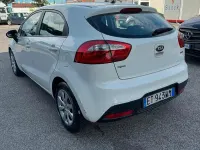 Usata Kia Rio Active 75 CV (55 kW) 2015 Bianco Berlina