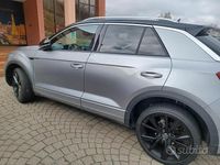 Usata VW T-Roc R-line 110 CV (80 kW) 2023 Grigio SUV